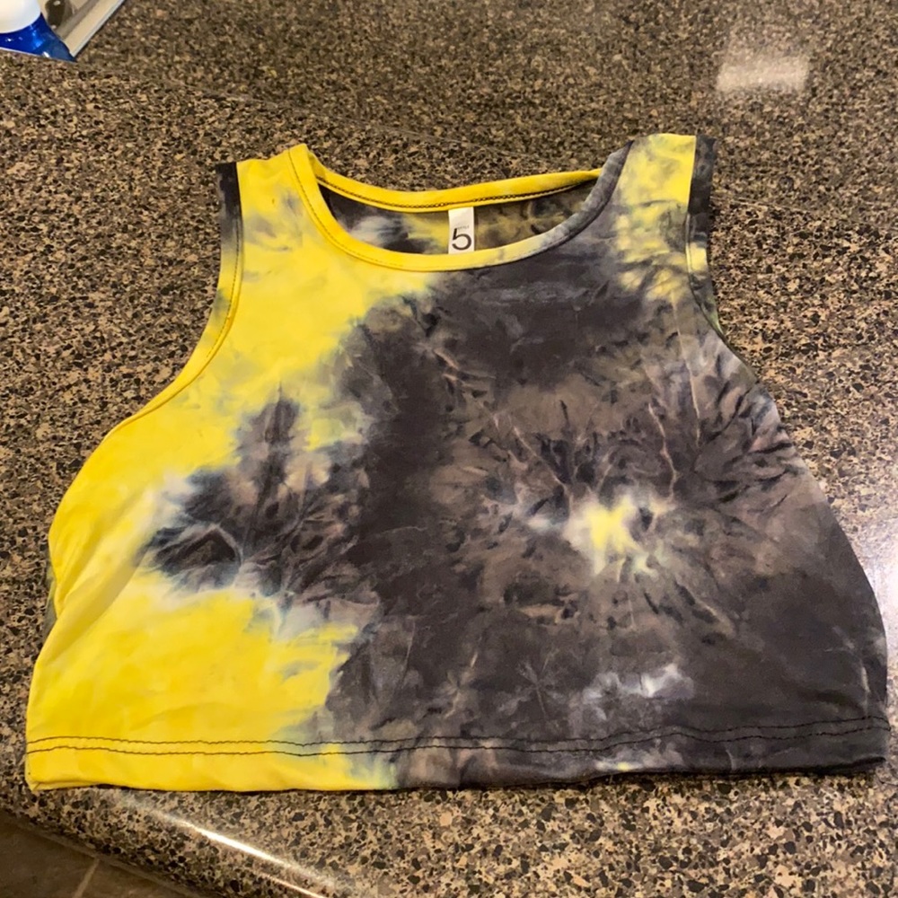 crop top